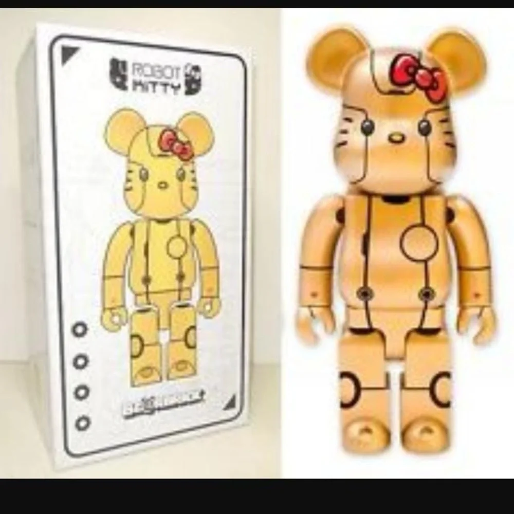 400% Hello Kitty gold 🐱🐻 - Picture 3 of 6